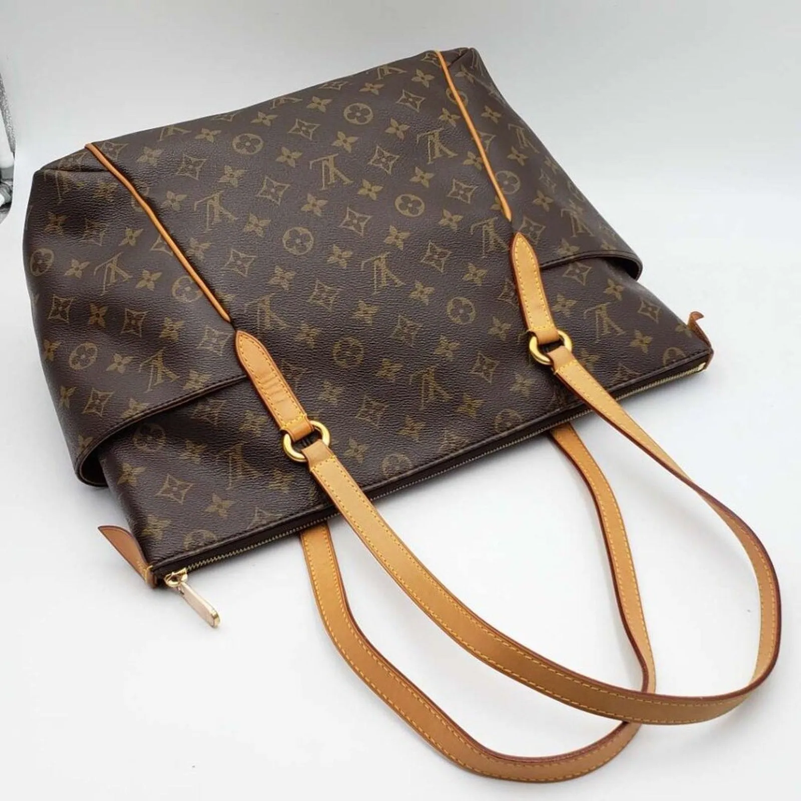 100% Authentic Louis Vuitton Totally MM Brown Monogram Shoulder Bag