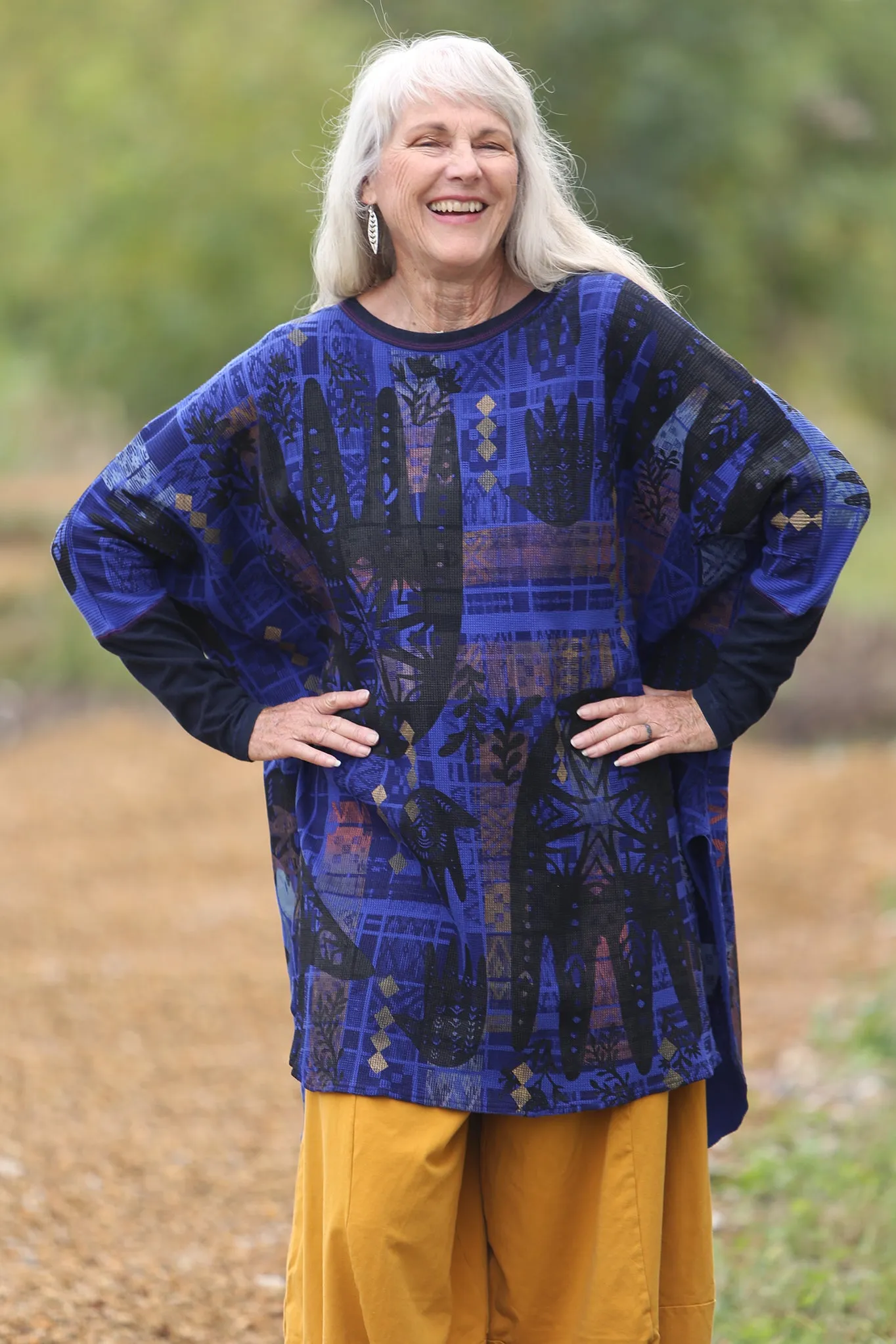 2251 Natural City Tunic Blue Spectrum with contrast thread-P