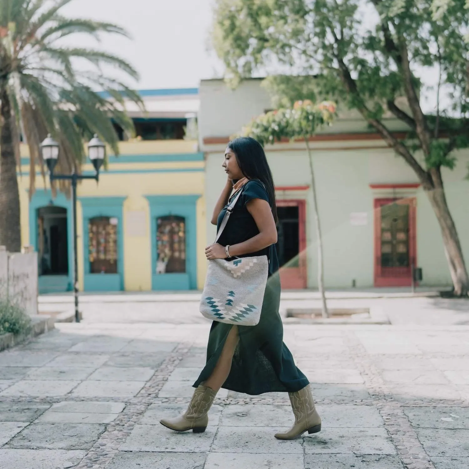 Aguila Shoulder Bag