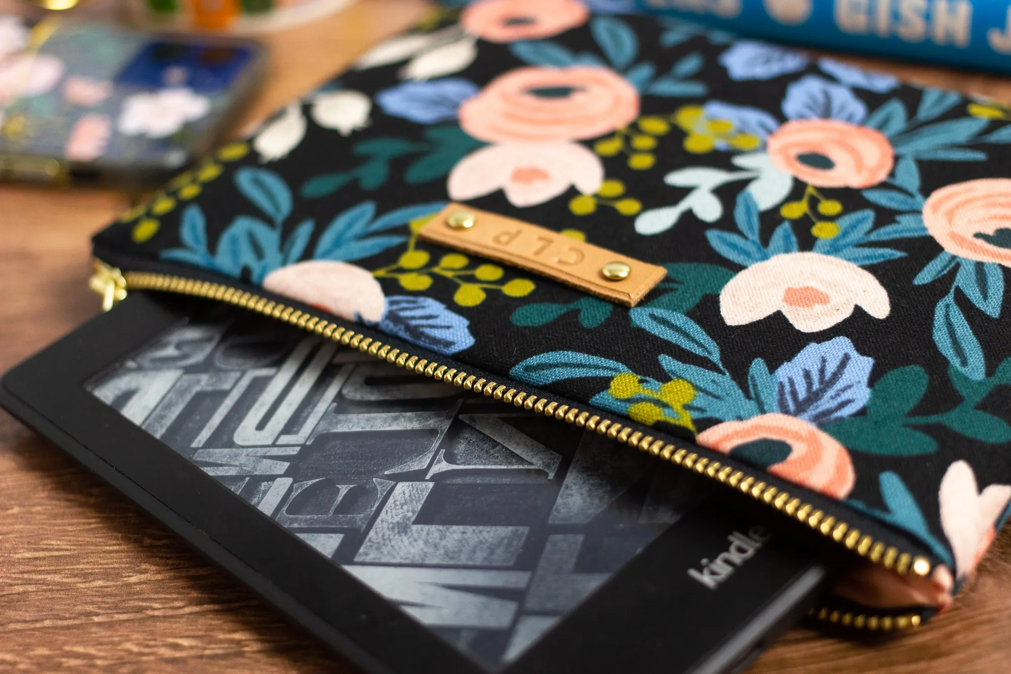 Black Rosa e-Reader Case