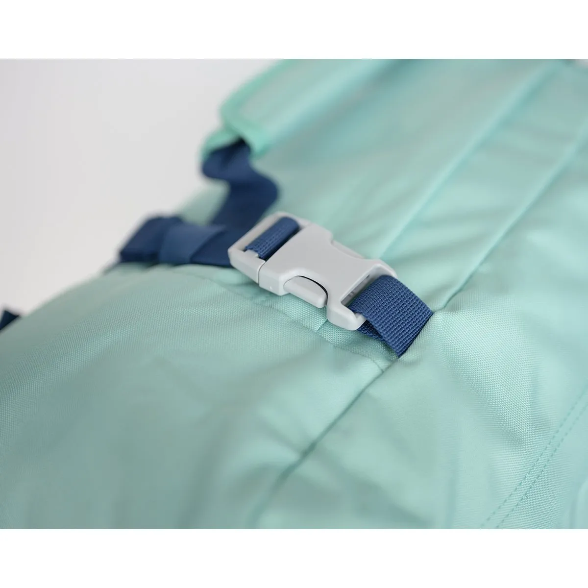CabinZero Classic 44L (Green Lagoon)