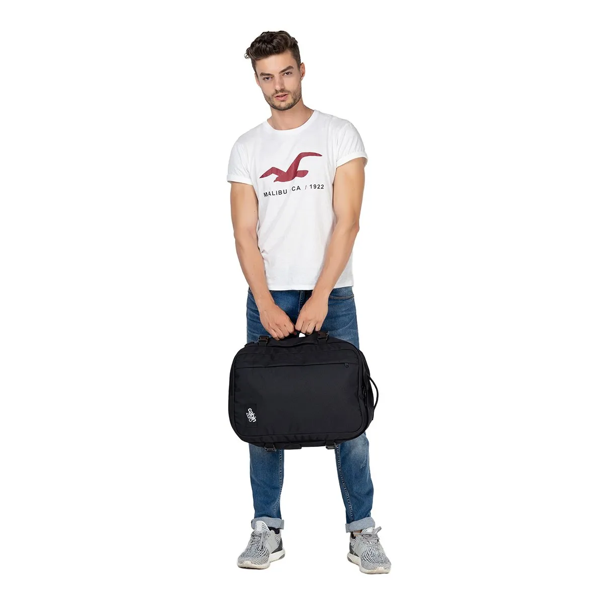 CabinZero Classic Plus 32L (Absolute Black)