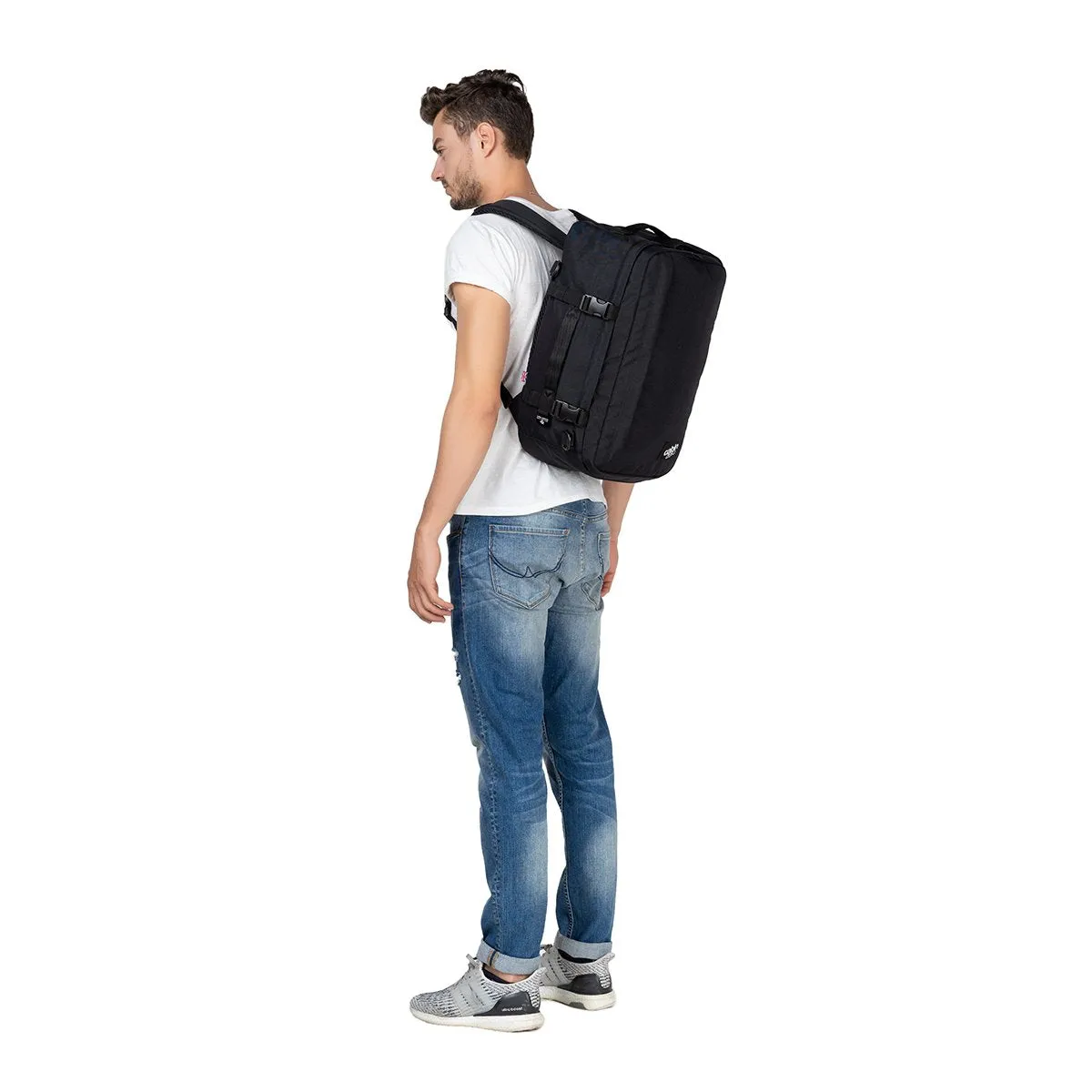 CabinZero Classic Plus 32L (Absolute Black)