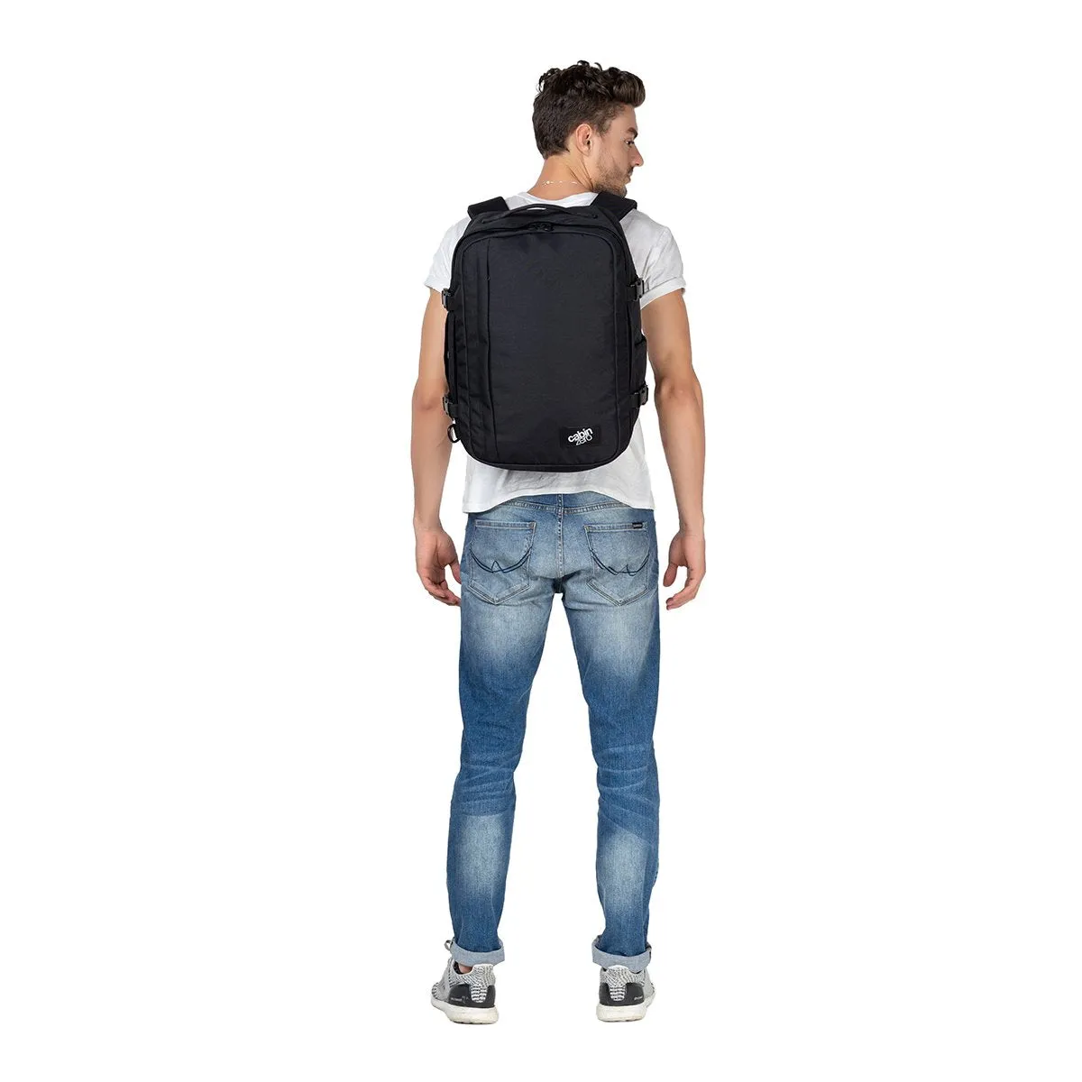 CabinZero Classic Plus 32L (Absolute Black)