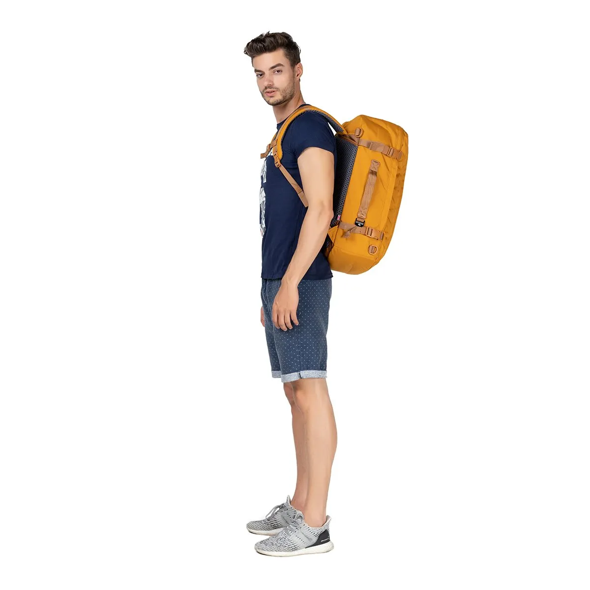 CabinZero Classic Plus 42L (Orange Chill)