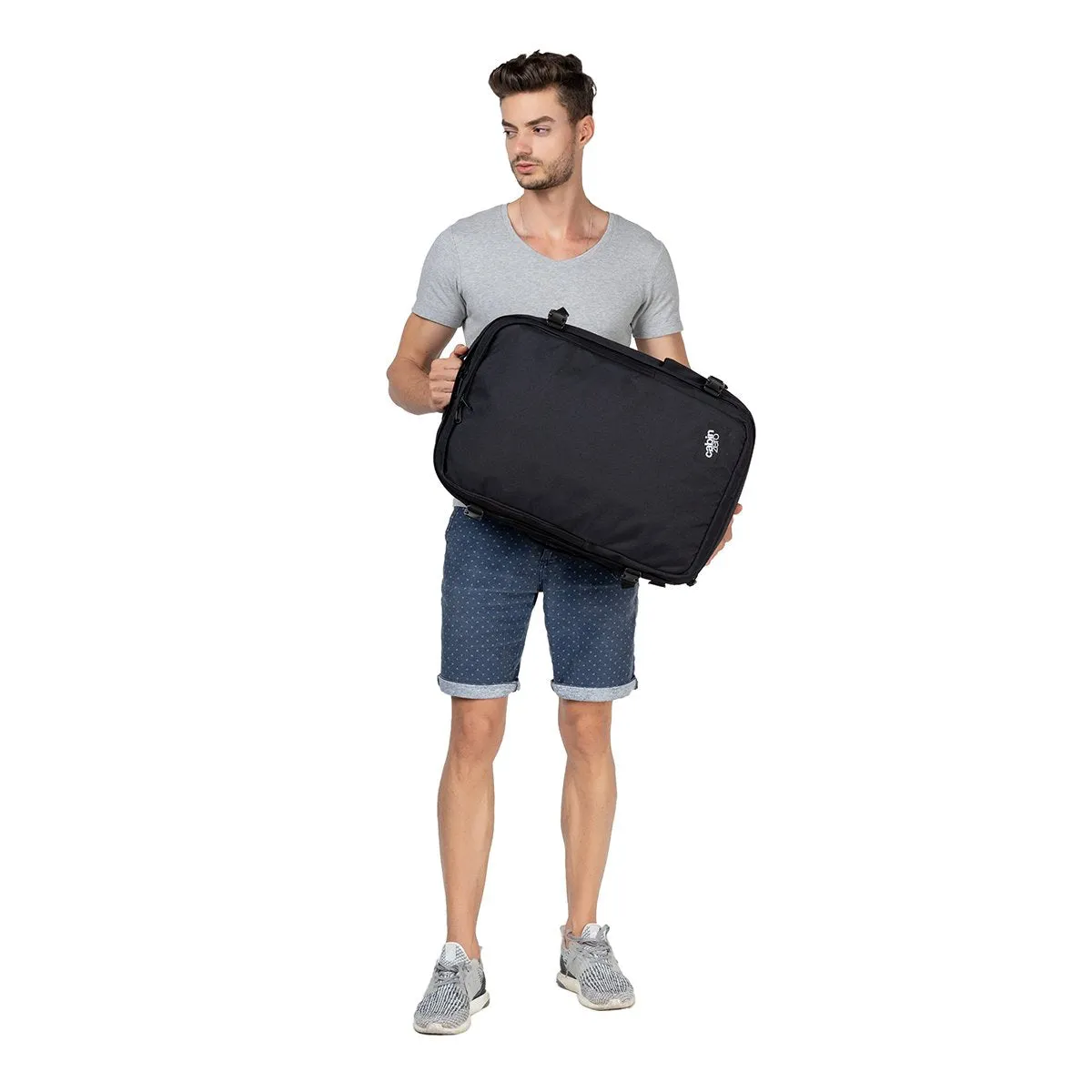 CabinZero Classic Pro 42L (Absolute Black)