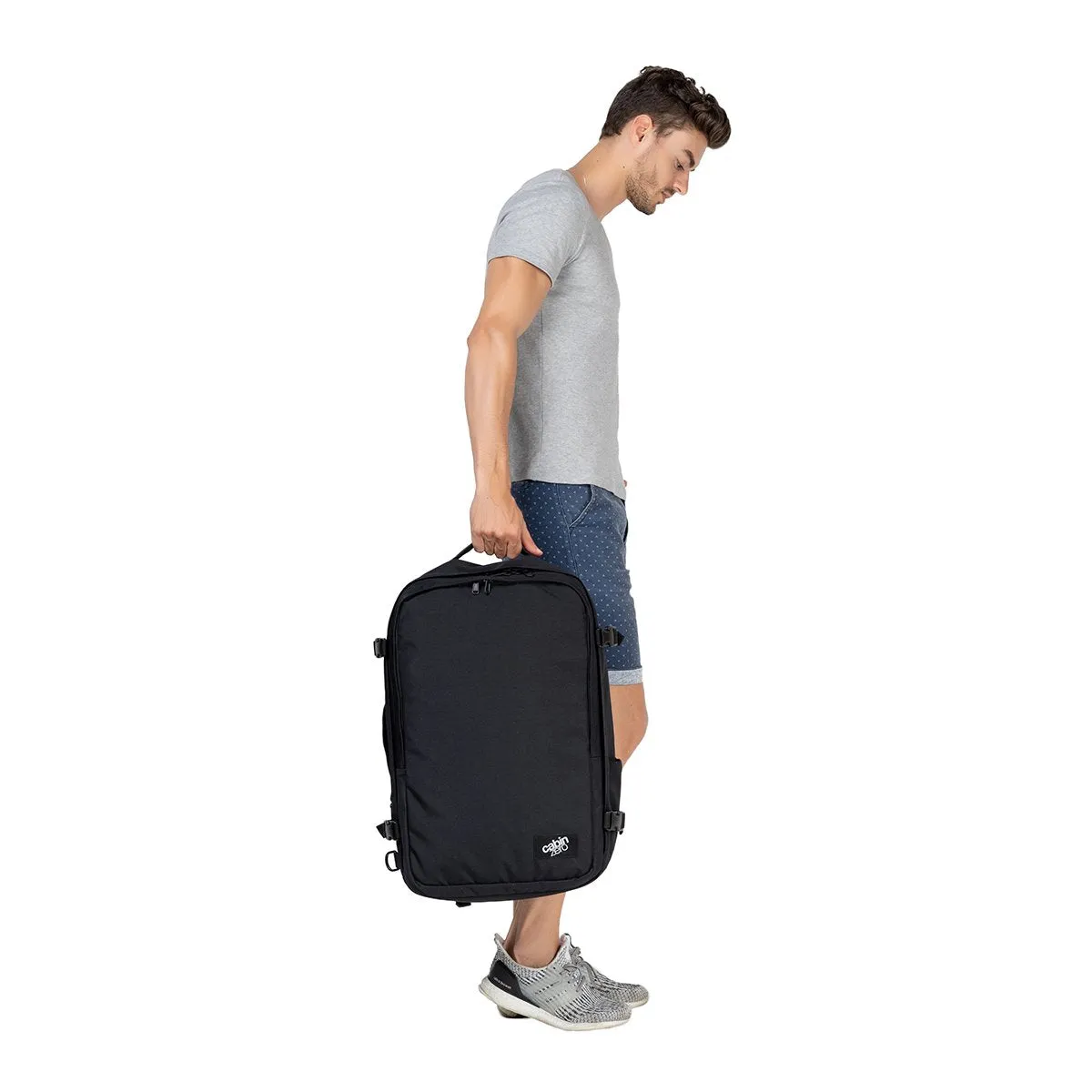 CabinZero Classic Pro 42L (Absolute Black)