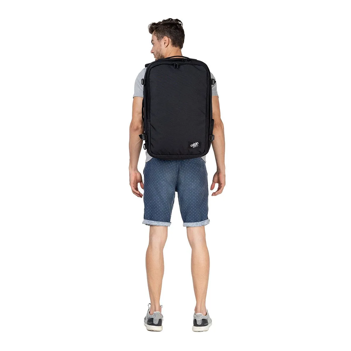 CabinZero Classic Pro 42L (Absolute Black)