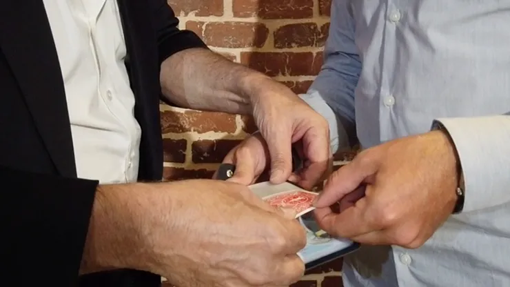 Card Collector (Gimmicks and Online Instructions) by Jean-Pierre Vallarino