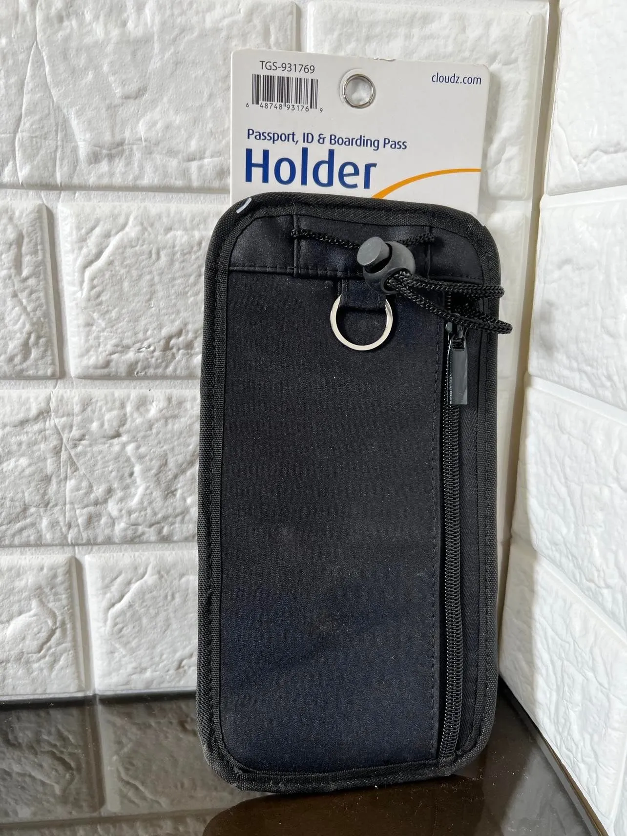 Cloudz Passport, ID & Boarding Pass Holder