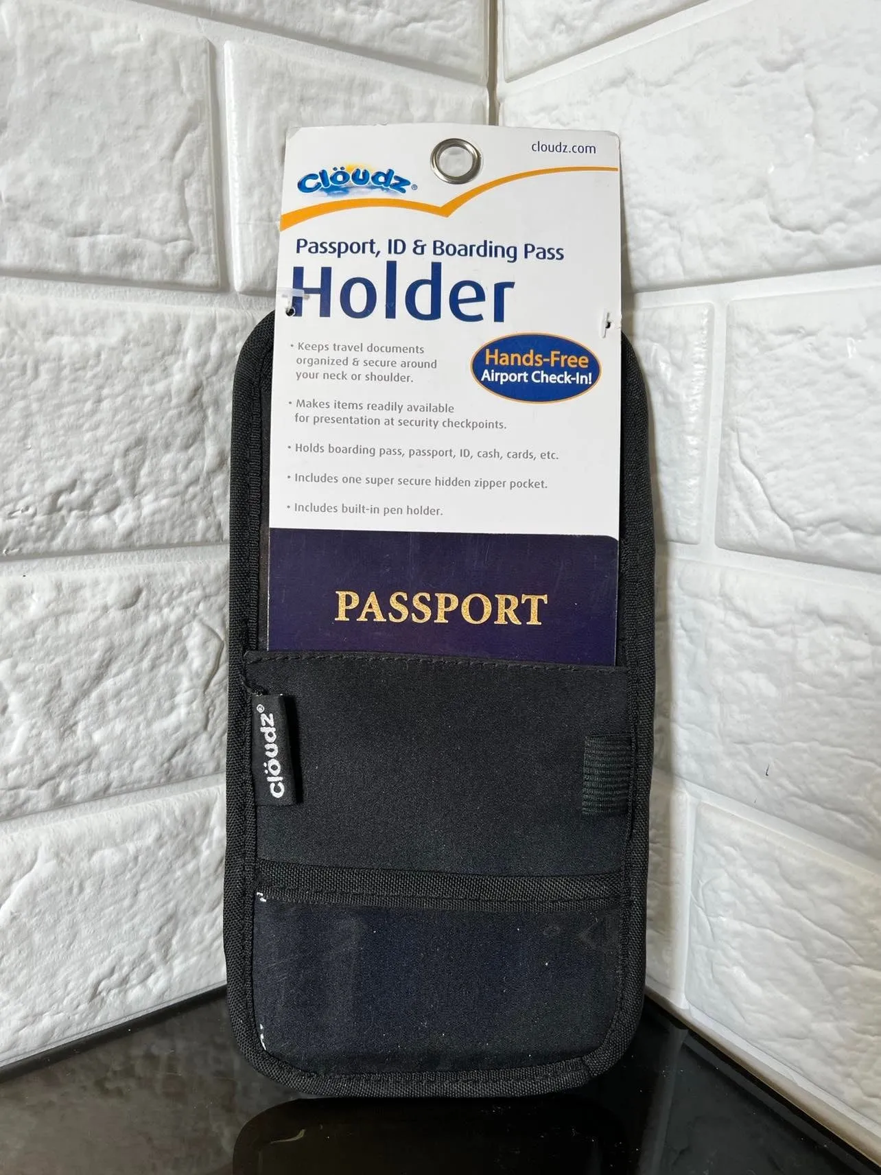 Cloudz Passport, ID & Boarding Pass Holder