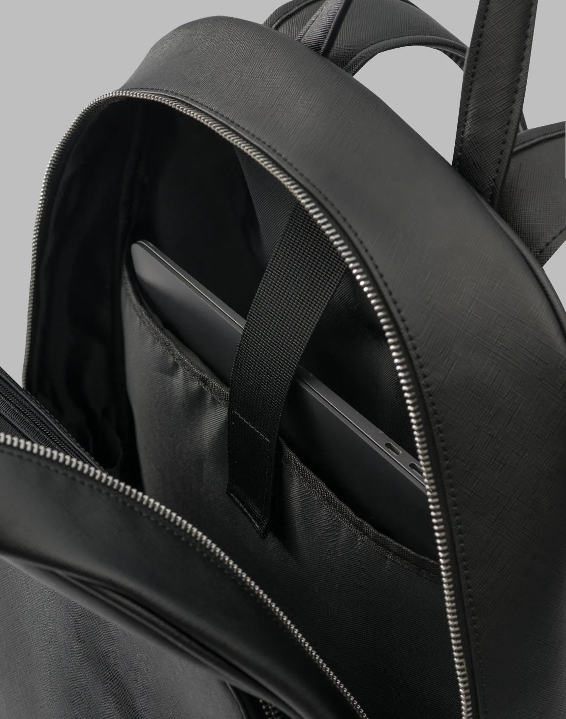 CRONOS VEGAN LEATHER BACKPACK【BLACK】