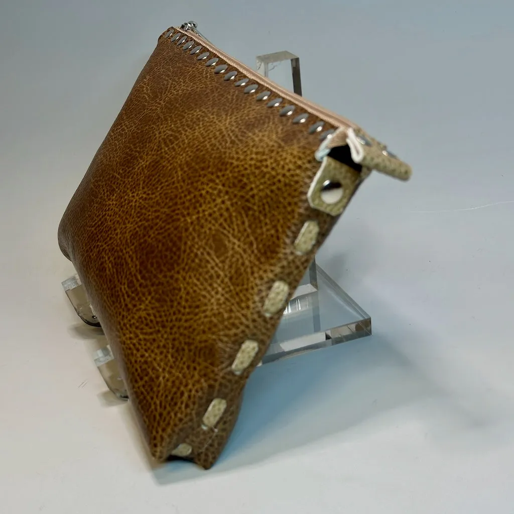 DISTRESSED TOBACCO LEATHER WRISTLET II232