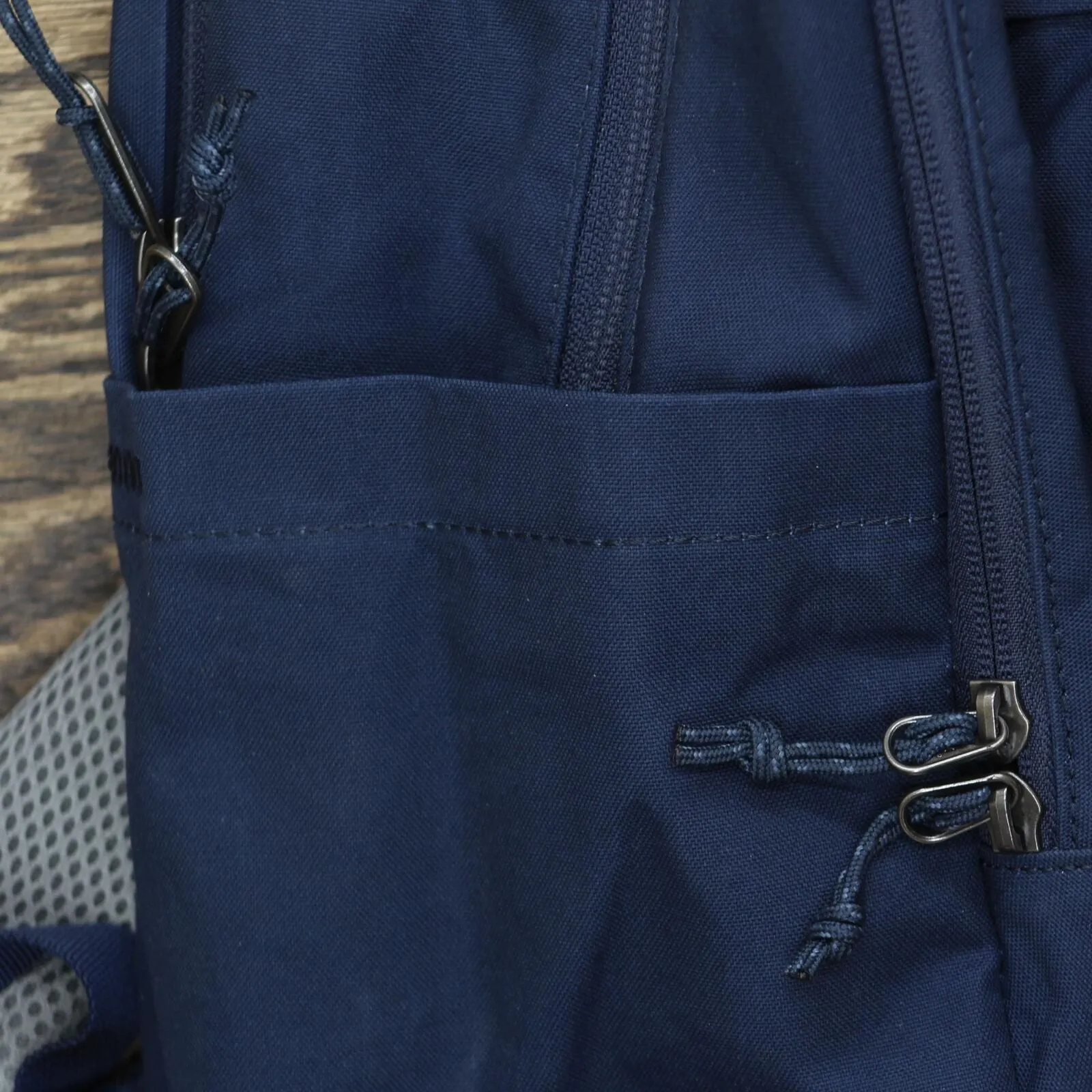 fjallraven Men's Raven 28L Backpack Heavy Duty Durable Navy Blue One Size