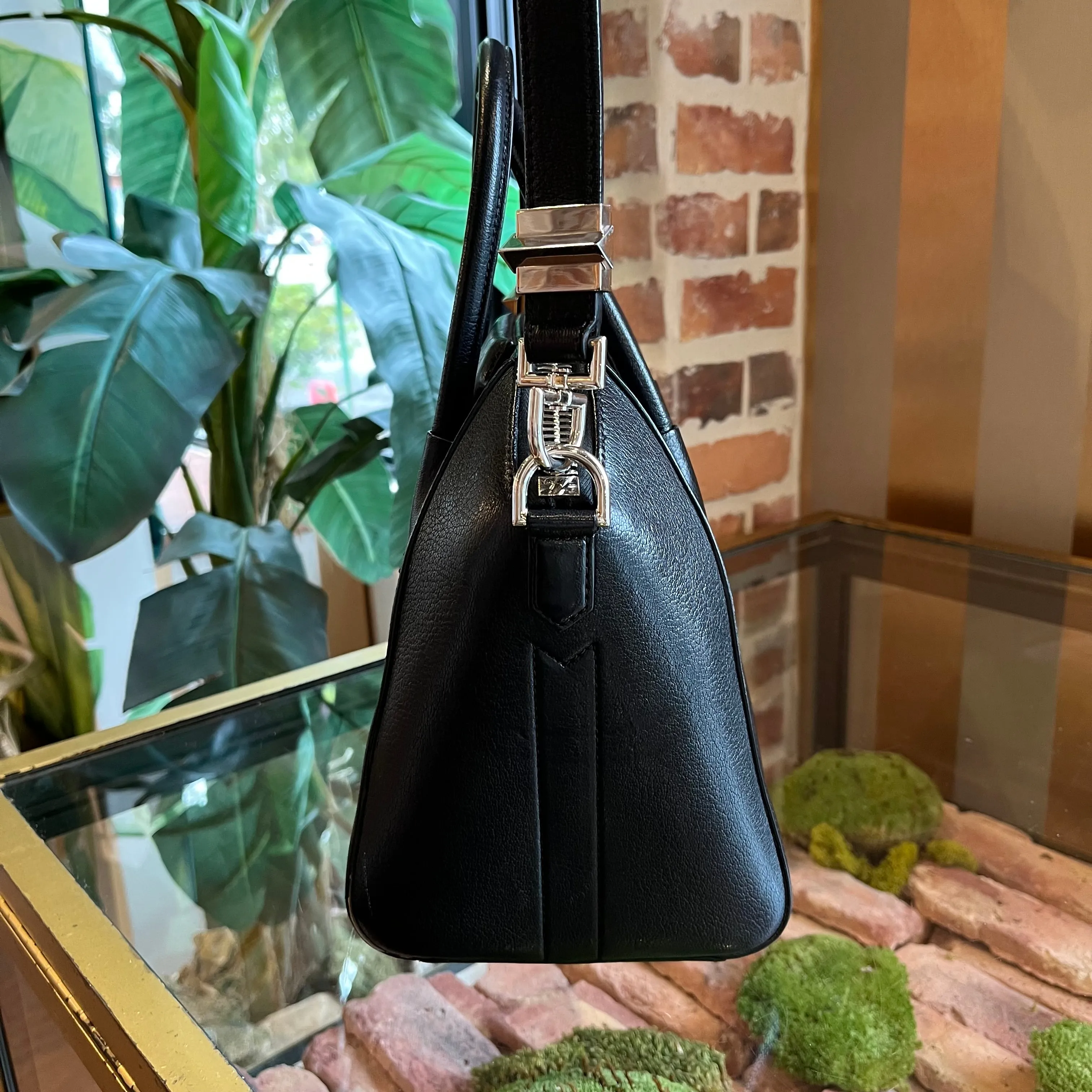 GIVENCHY Antigona Small Black Grained Goatskin Shoulder Bag