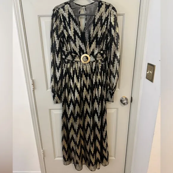 Gold and Black Shiny Long Sleeve Maxi Formal Dress size Medium