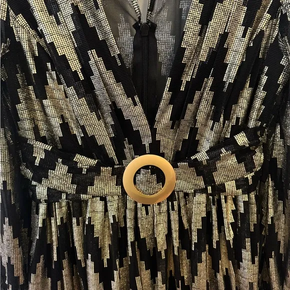 Gold and Black Shiny Long Sleeve Maxi Formal Dress size Medium