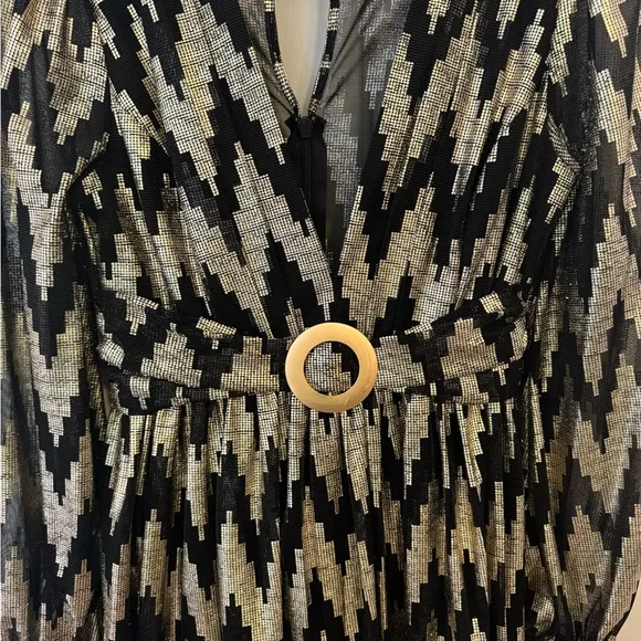 Gold and Black Shiny Long Sleeve Maxi Formal Dress size Medium