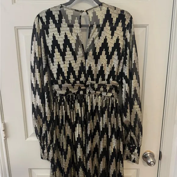 Gold and Black Shiny Long Sleeve Maxi Formal Dress size Medium
