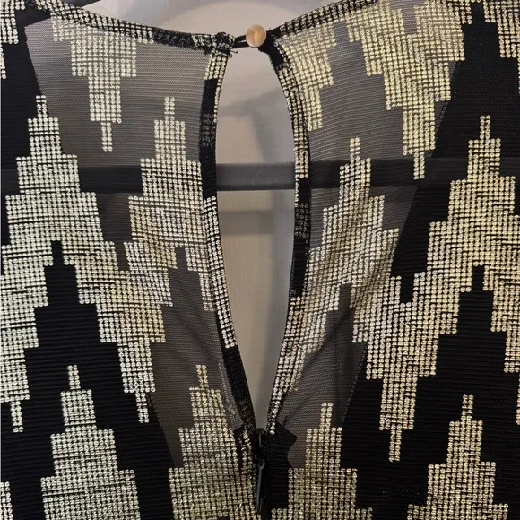 Gold and Black Shiny Long Sleeve Maxi Formal Dress size Medium