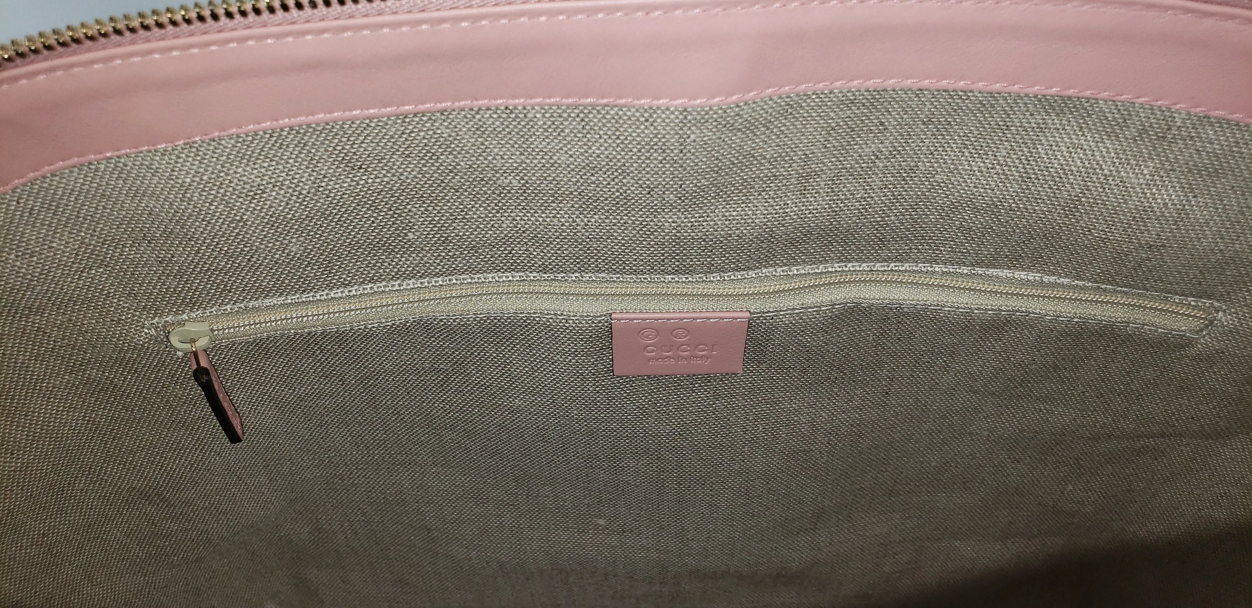 Gucci GG Convertible Handbag in Soft Pink