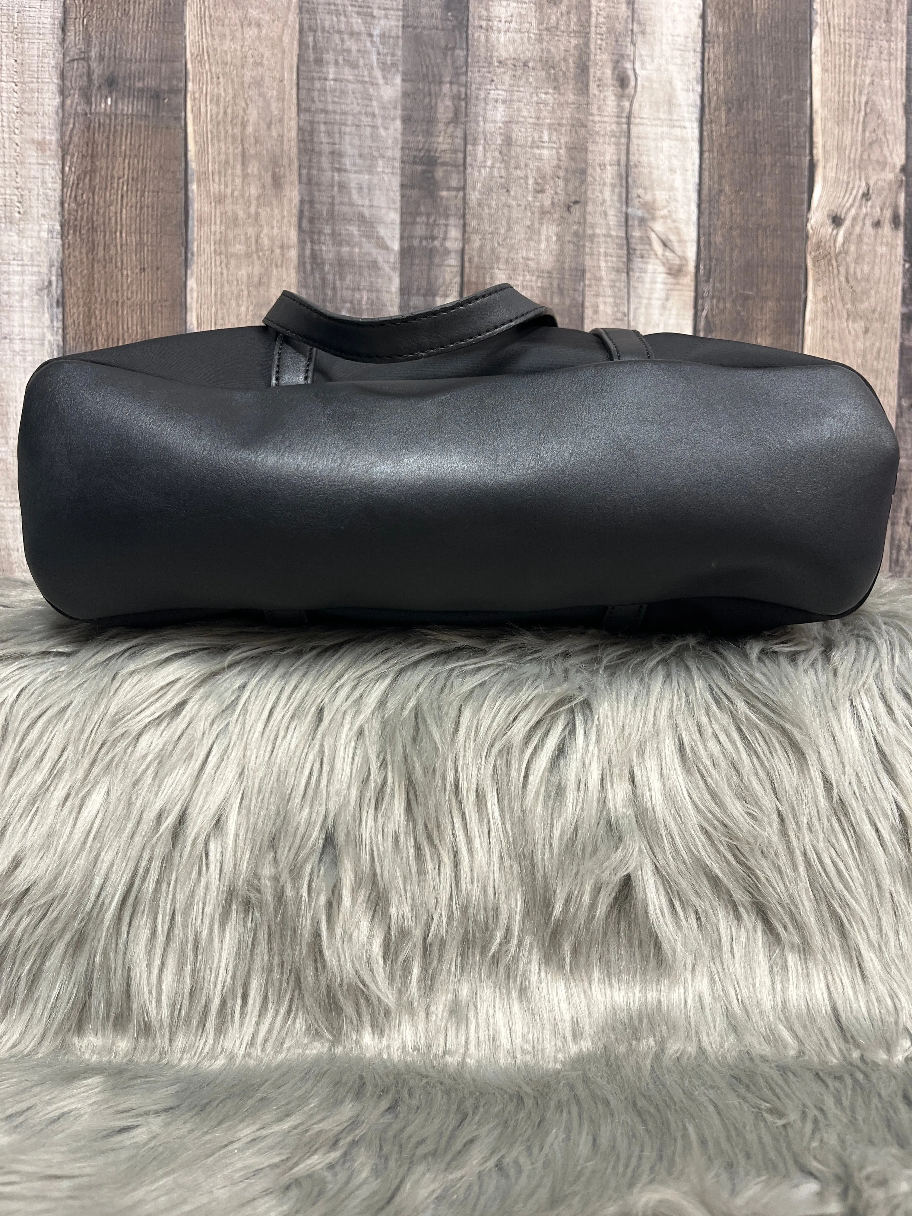 Handbag By Tommy Hilfiger, Size: Medium