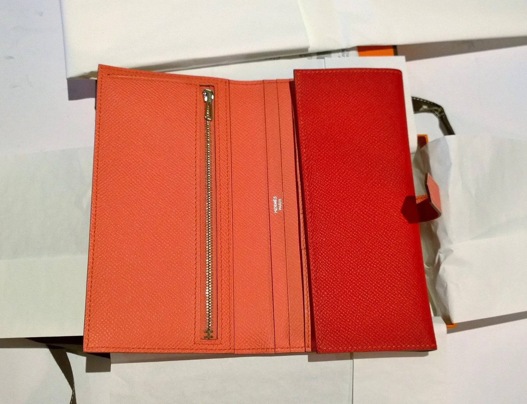 Hermès Bearn Verso Tri Fold Wallet Rouge Casaque Flamingo Portefeuille 2 Plis Bico Lore Veau Epsom New