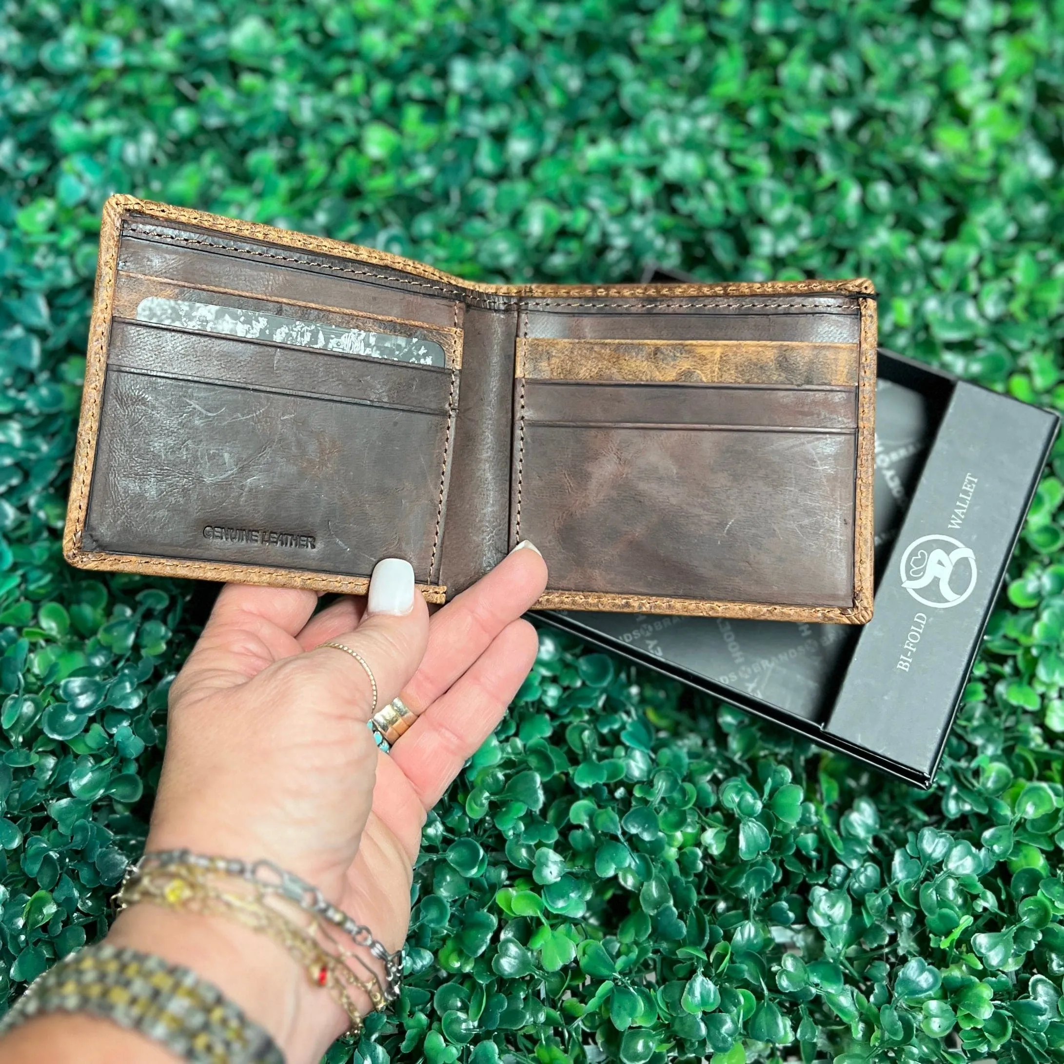 HOOEY  "PRIME TIME" SMOOTH BROWN BIFOLD WALLET
