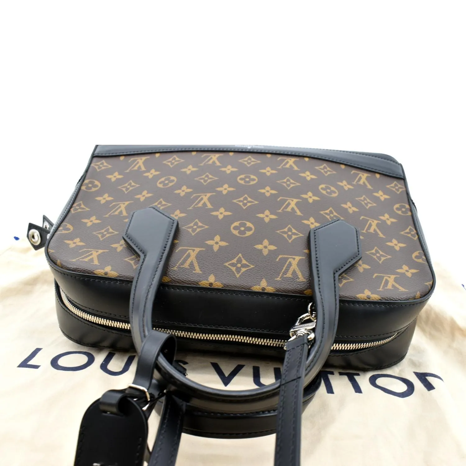 LOUIS VUITTON Dora MM Monogram Canvas Shoulder Bag Brown  - Hot Deals