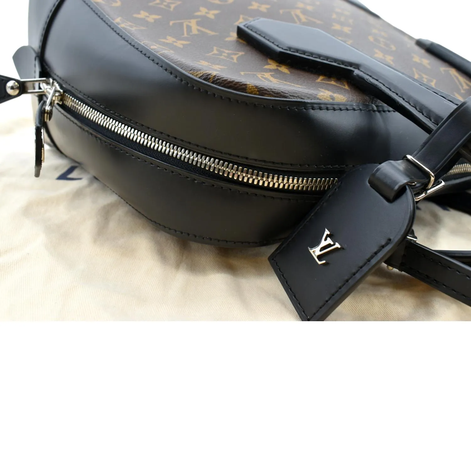LOUIS VUITTON Dora MM Monogram Canvas Shoulder Bag Brown  - Hot Deals