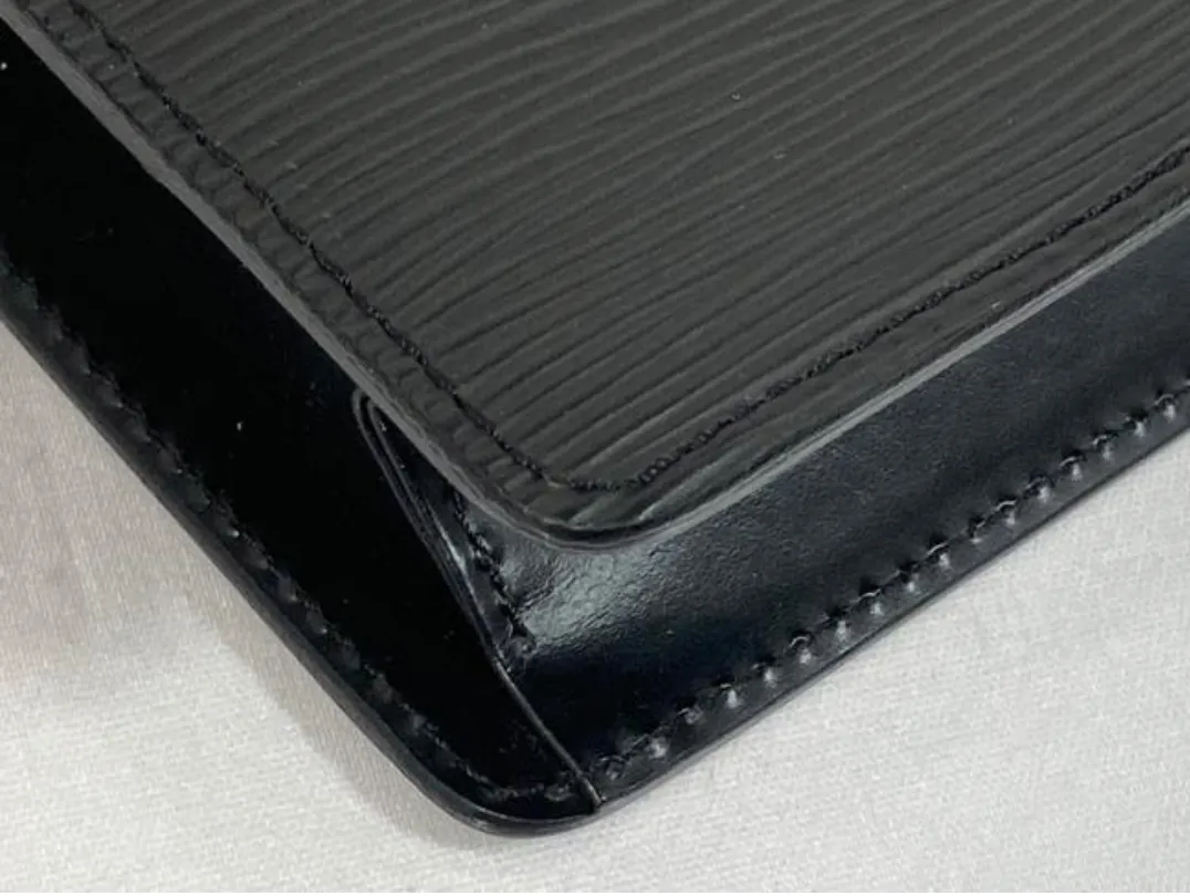 Louis Vuitton Epi Leather Pochette Homme in Black
