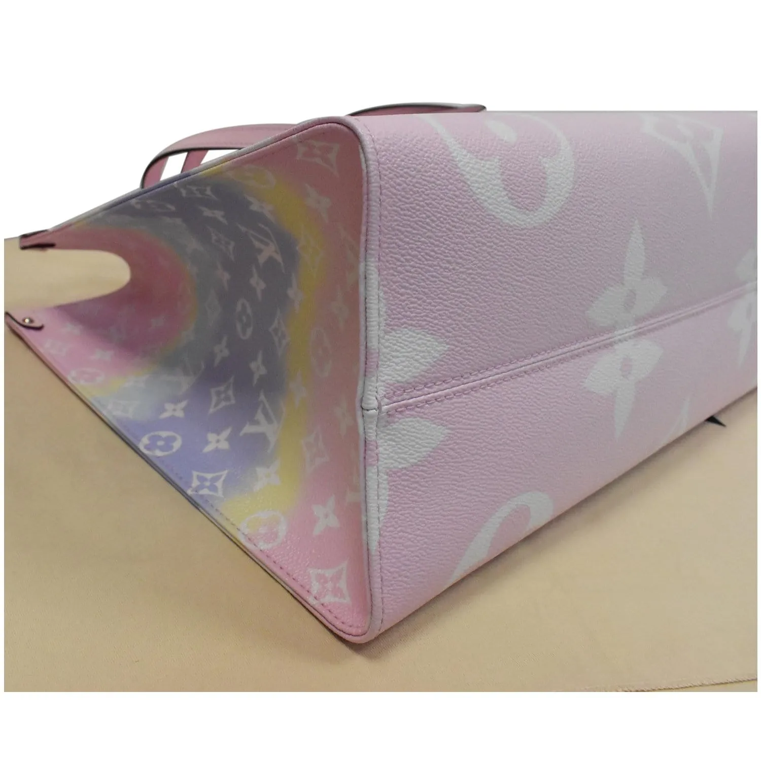 LOUIS VUITTON Escale Onthego GM Monogram Shoulder Bag Pastel