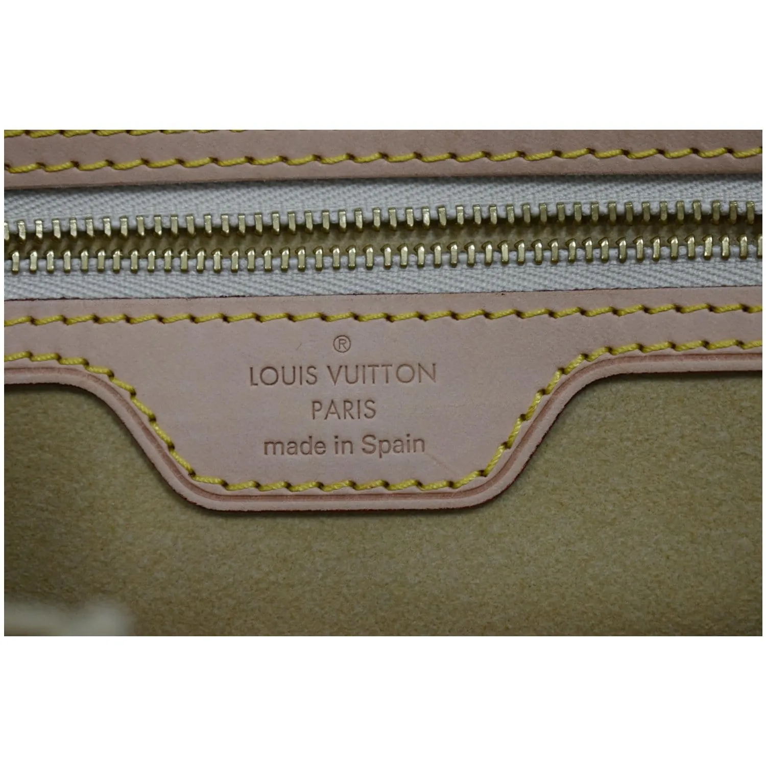 LOUIS VUITTON  Hampstead PM Damier Azur Shoulder Bag White