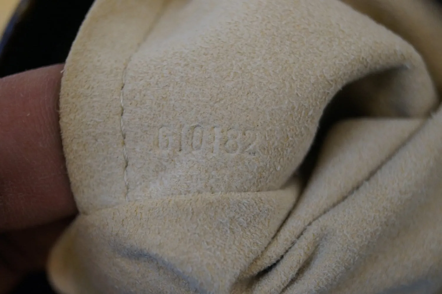 LOUIS VUITTON Monogram Canvas Artsy MM Shoulder Bag