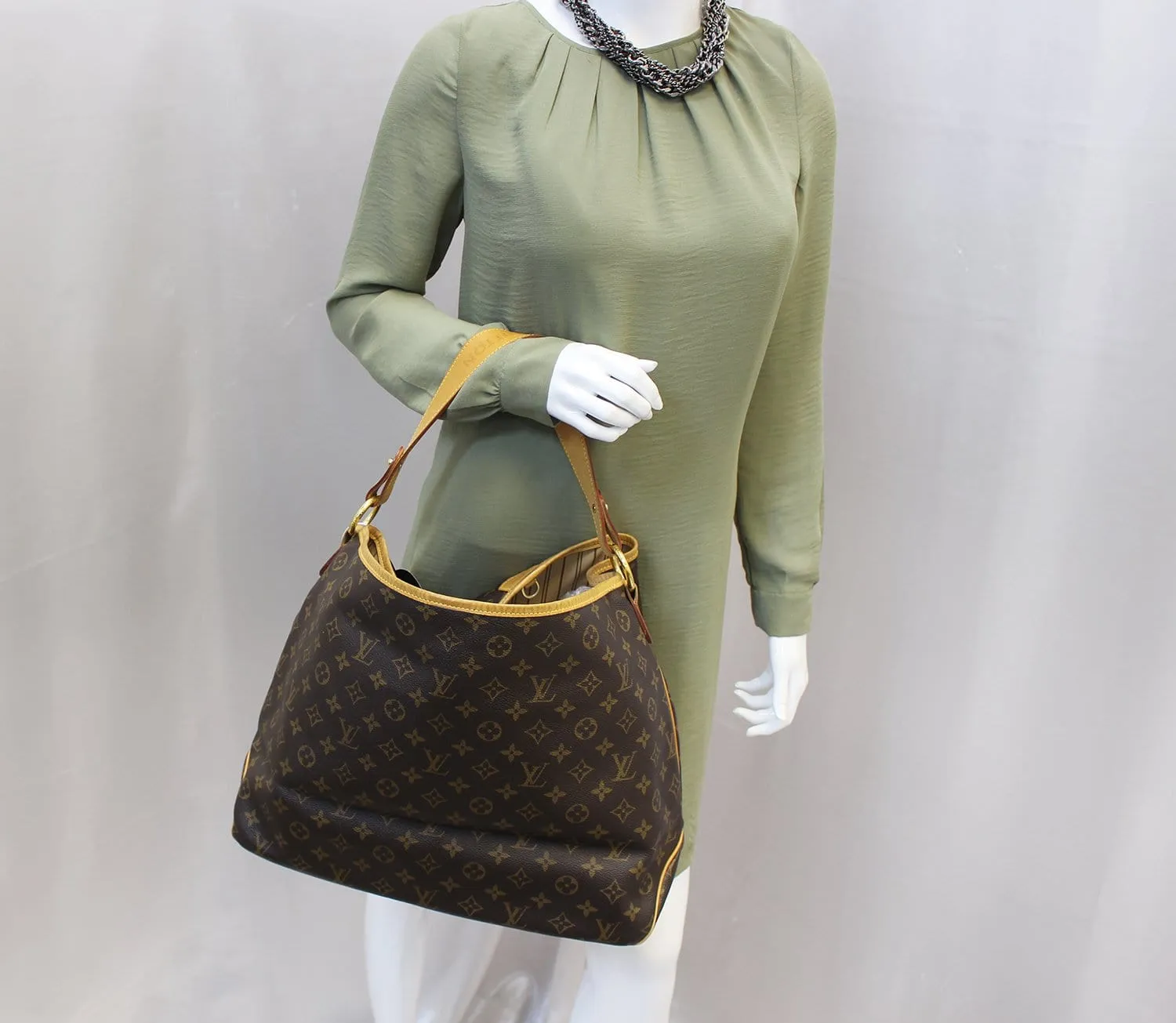 LOUIS VUITTON Monogram Canvas Delightful MM Shoulder Bag