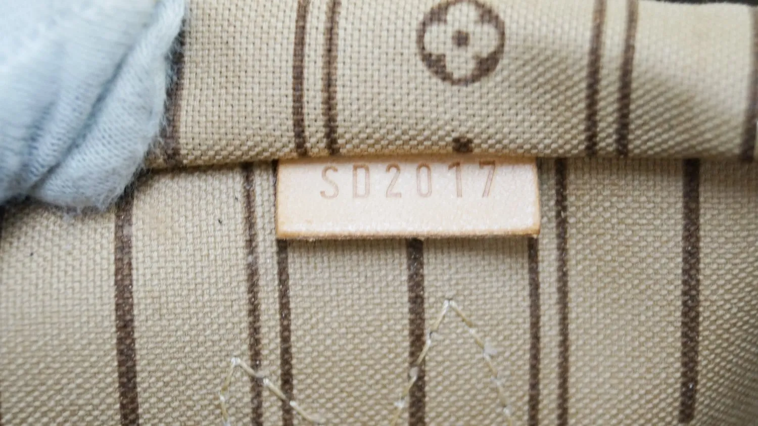 LOUIS VUITTON Monogram Canvas Neverfull PM Tote Shoulder Bag