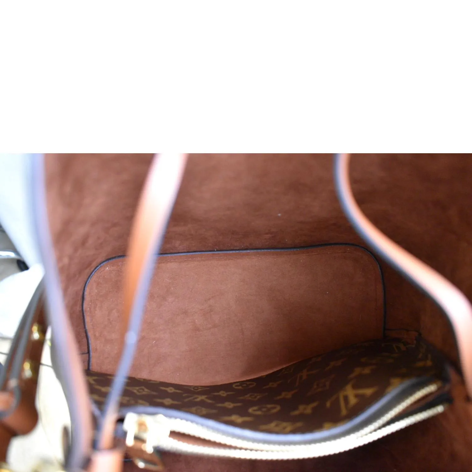 LOUIS VUITTON NeoNoe Monogram Canvas Crossbody Bag Caramel