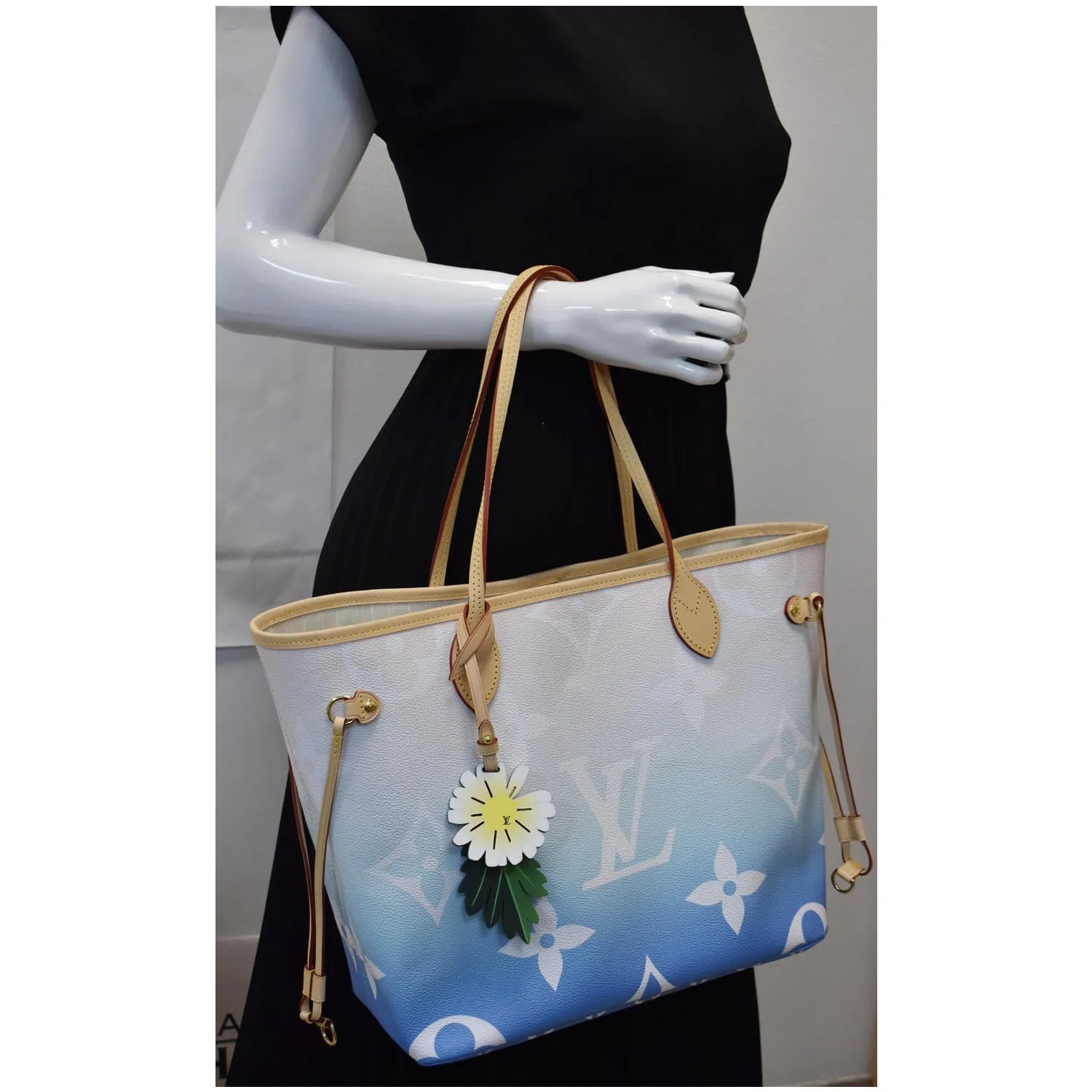 LOUIS VUITTON Neverfull MM Pool Monogram Giant Tote Shoulder Bag Blue