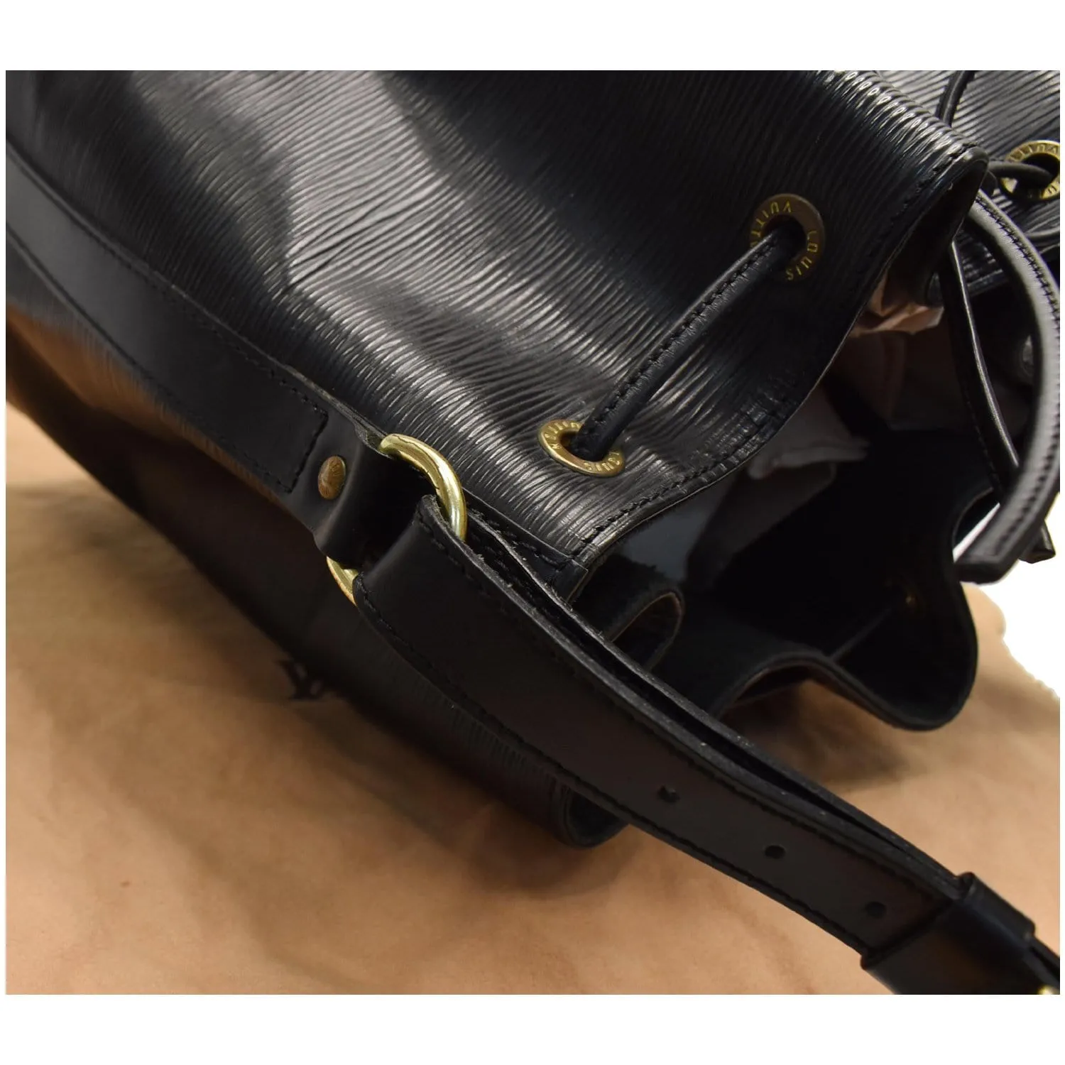 LOUIS VUITTON Petit Noe Epi Leather Shoulder Bag Black