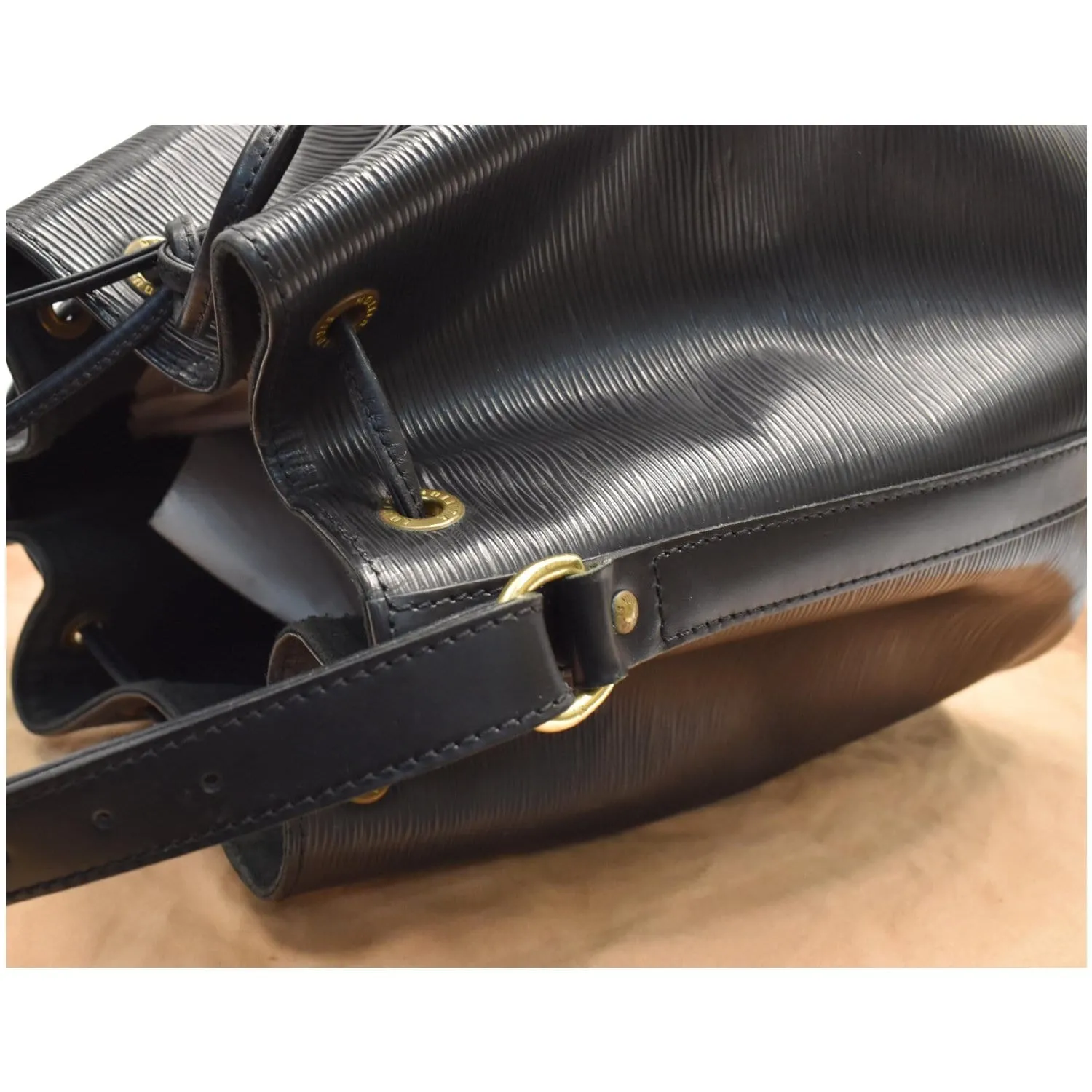 LOUIS VUITTON Petit Noe Epi Leather Shoulder Bag Black