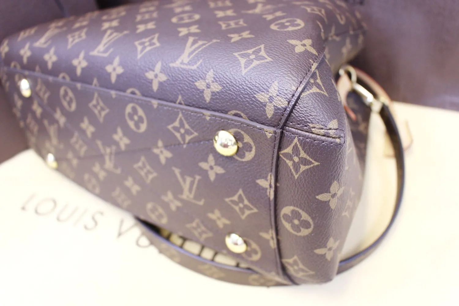 LOUIS VUITTON Shoulder Handbag Monogram Montaigne MM Pre owned