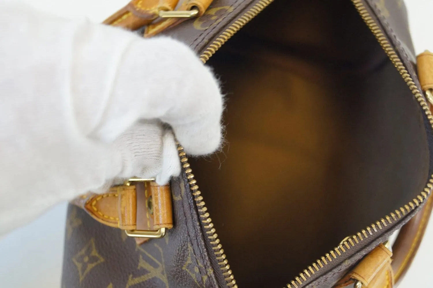LOUIS VUITTON Speedy 25 Monogram Canvas City Handbag