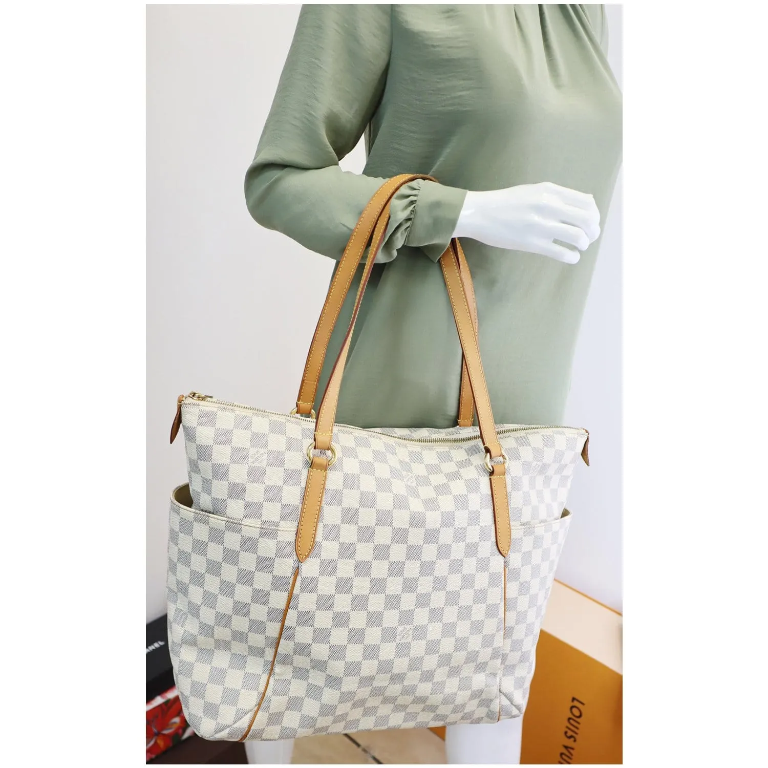 LOUIS VUITTON Totally GM Damier Azur Shoulder Bag White