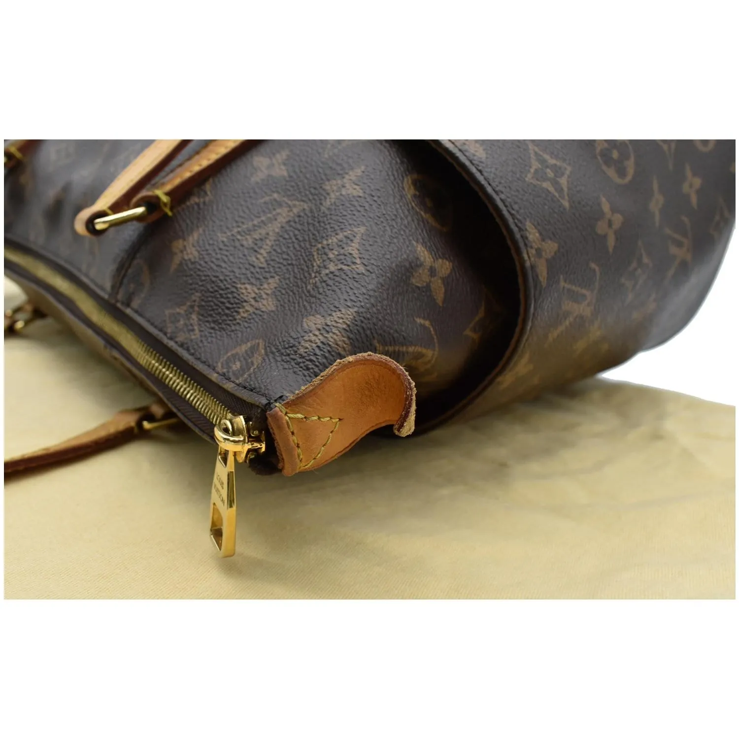 LOUIS VUITTON Totally MM Monogram Canvas Shoulder Bag Brown