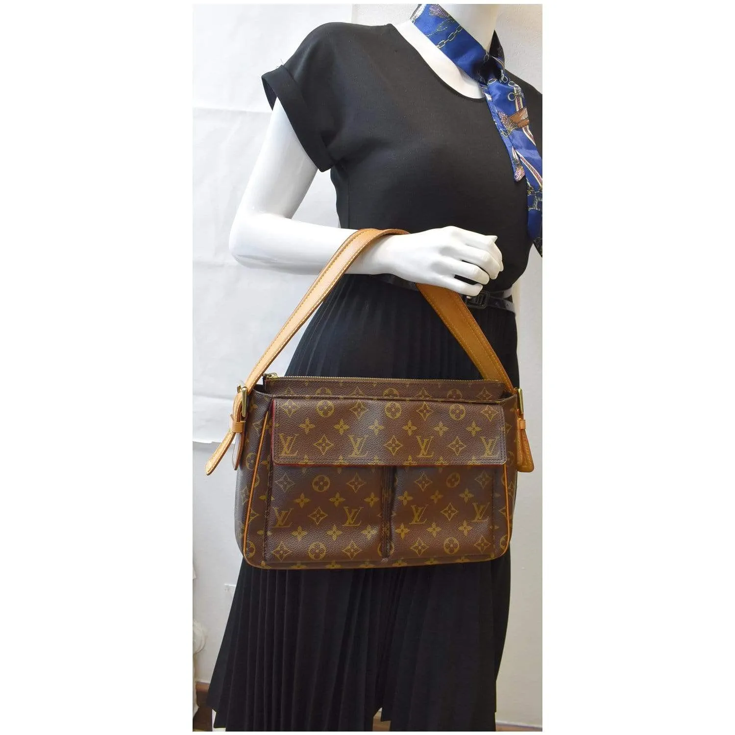 LOUIS VUITTON Viva Cite MM Monogram Canvas Shoulder Bag Brown