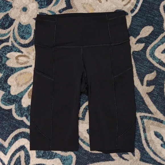 Lululemon fast and free short black athletic running shorts Women's sz 4