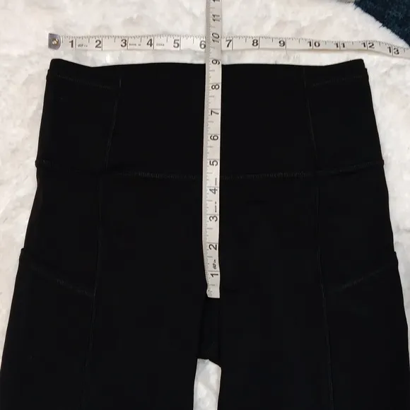 Lululemon fast and free short black athletic running shorts Women's sz 4