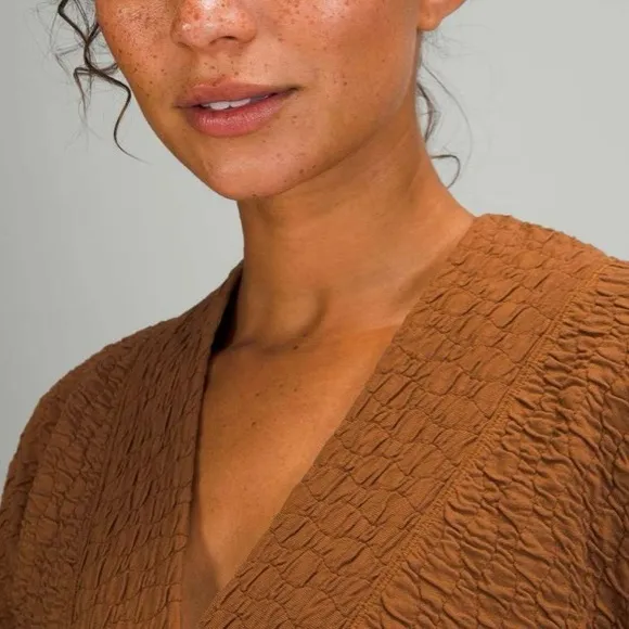 Lululemon | Rippled V-Neck Pullover Copper Brown 12