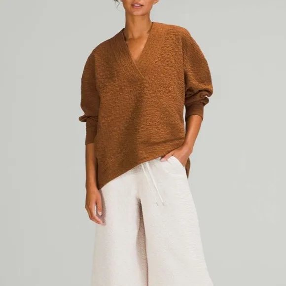 Lululemon | Rippled V-Neck Pullover Copper Brown 12
