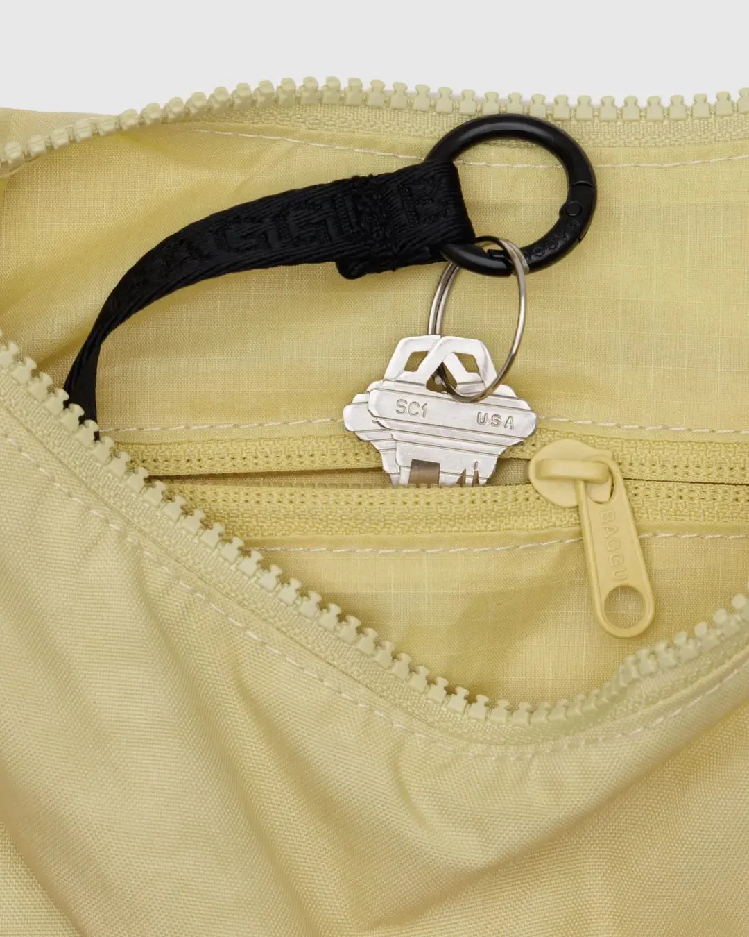 Medium Nylon Crescent Bag Butter | Baggu